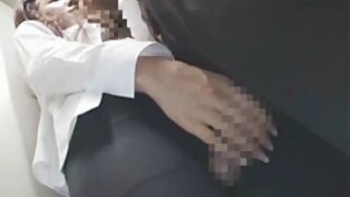 Брудну брюнетисту сучку Рокко Сіффреді просвердлив еротика видео в її тугий жопе
